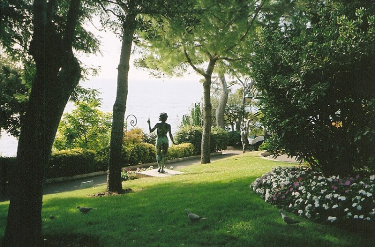 The gardains of Saint Martin - Les Jardins Saint-Martin.